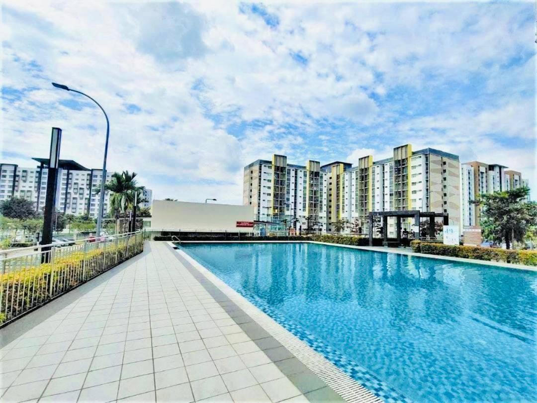 Setia Alam Islamic Homestay Shah Alam Bagian luar foto